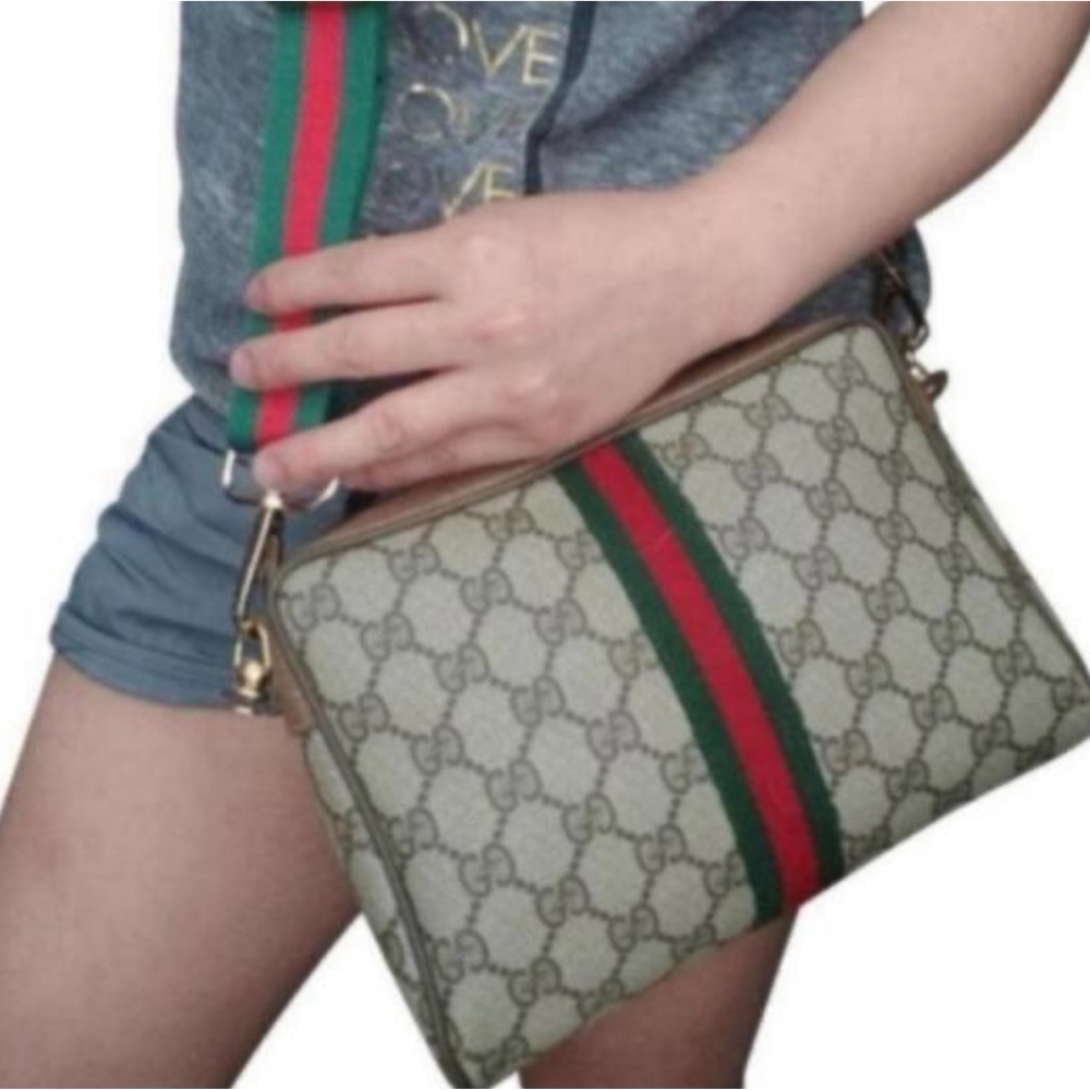 Authentic Gucci vintage web sherry line clutch crossbody 89.01.012 (A3A)